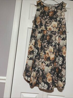 Emerald Floral Circle Skater Skirt in Black and Beige-Tan